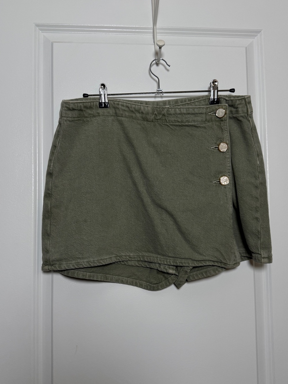 Zara Olive Green Women's Skort with Pearl Side Buttons